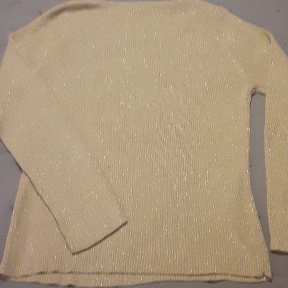 Gold sweater - Picture 3 of 3